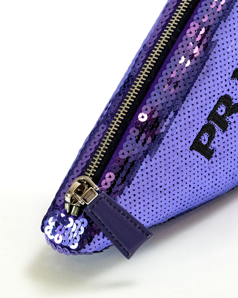 Borsa triangolo Prada con paillettes